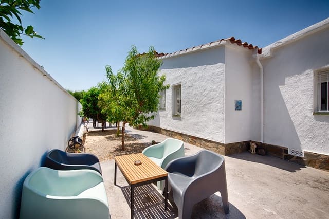 Adosado de 4 habitaciones en Empuriabrava, Castelló d'Empúries en venta con piscina garaje - 550.000 € (Ref: 9985332)