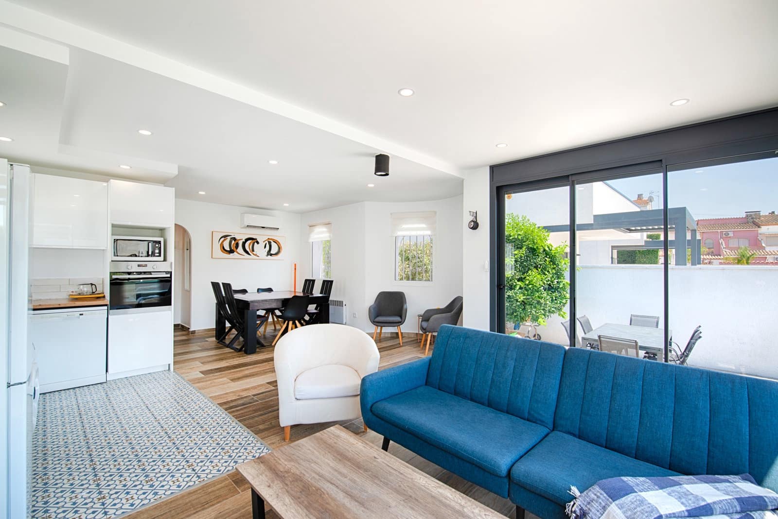 4 sovrum Radhus till salu i Empuriabrava med pool garage - 550 000 € (Ref: 9985332)