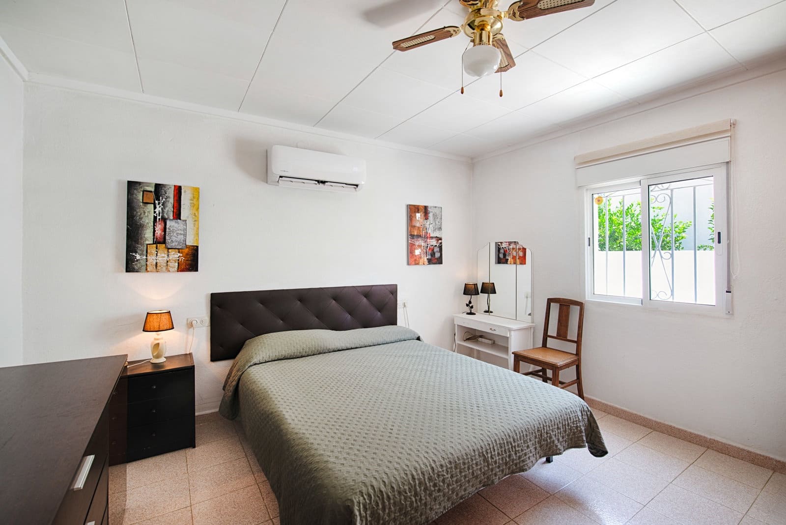 4 sovrum Radhus till salu i Empuriabrava med pool garage - 550 000 € (Ref: 9985332)