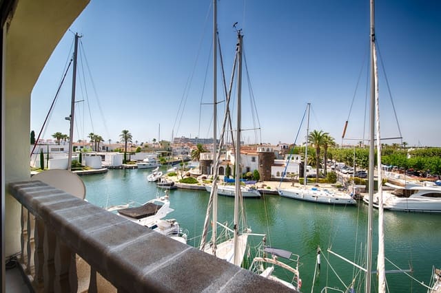 3 sypialnia Apartament na sprzedaż w Empuriabrava, Castelló d'Empúries z garażem - 430 000 € (Ref: 9985845)