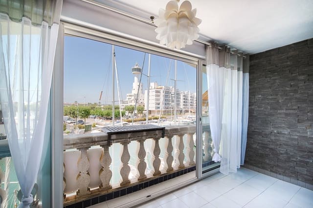 3 bedroom Apartment for sale in Empuriabrava, Castelló d'Empúries with garage - € 430,000 (Ref: 9985845)