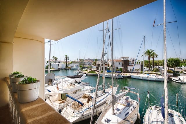 3 bedroom Apartment for sale in Empuriabrava, Castelló d'Empúries with garage - € 430,000 (Ref: 9985845)