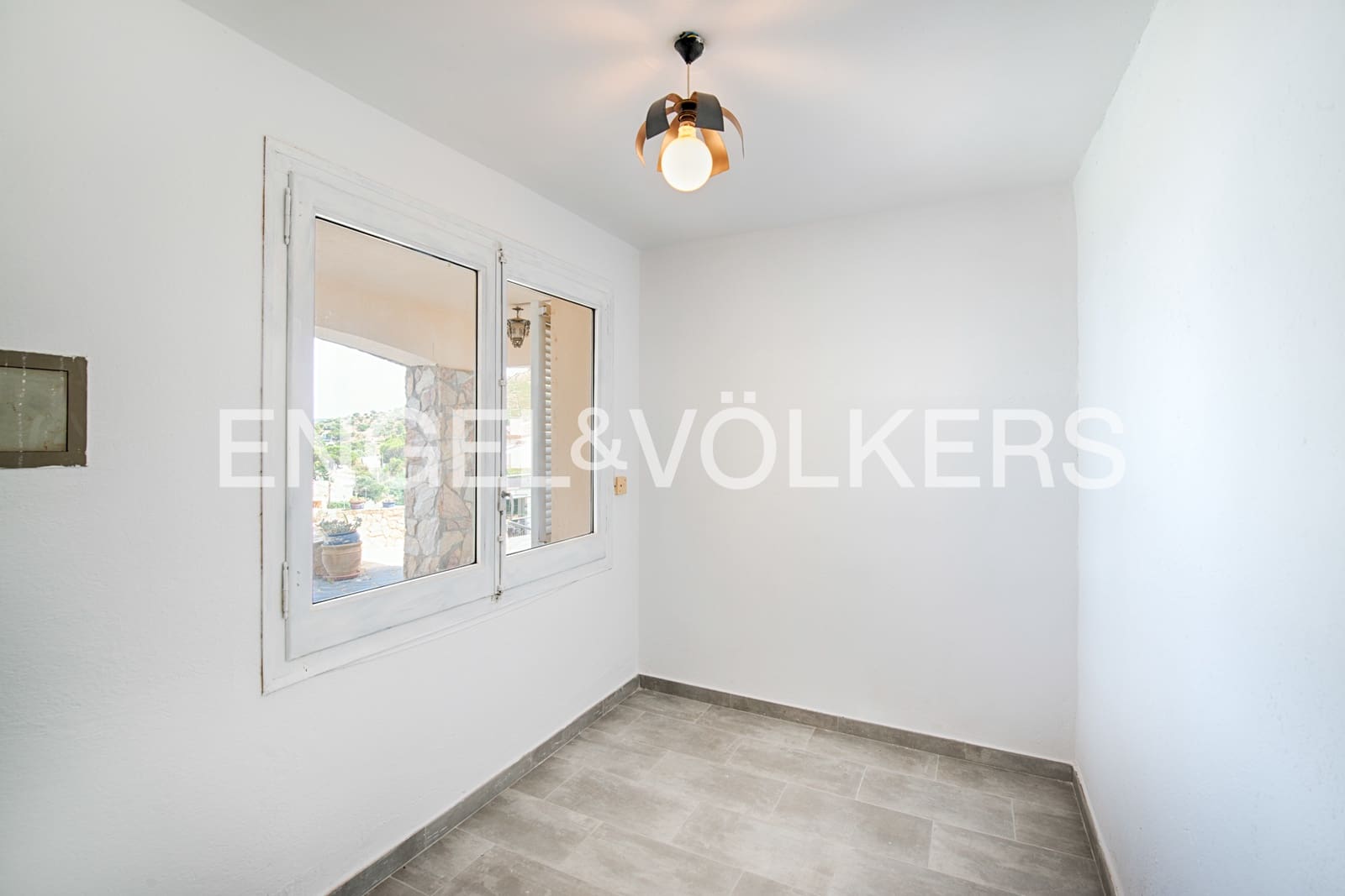 5 slaapkamer Villa te koop in Llanca met zwembad garage - € 790.000 (Ref: 9989988)