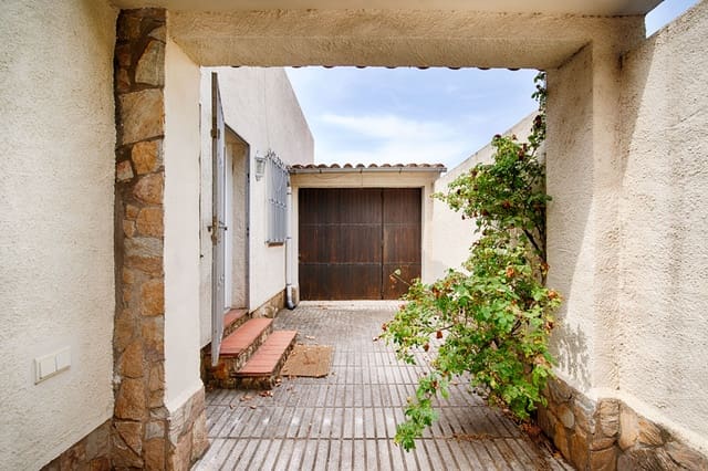 3 soveværelse Rækkehus til salg i Empuriabrava, Castelló d'Empúries med swimmingpool garage - € 390.000 (Ref: 9989989)