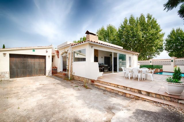 3 soveværelse Rækkehus til salg i Empuriabrava, Castelló d'Empúries med swimmingpool garage - € 390.000 (Ref: 9989989)