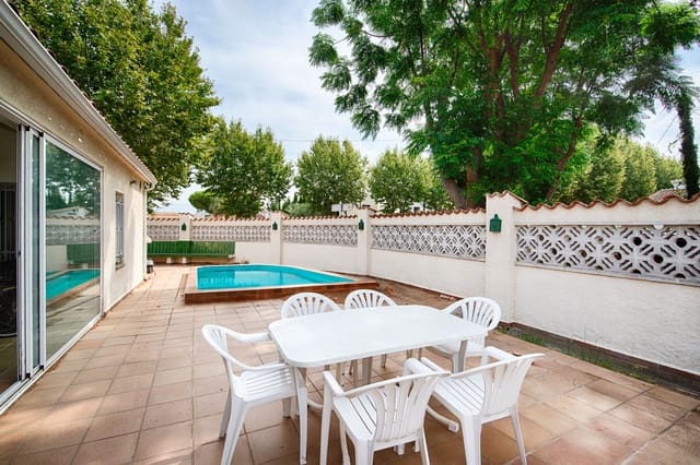 3 soveværelse Rækkehus til salg i Empuriabrava, Castelló d'Empúries med swimmingpool garage - € 390.000 (Ref: 9989989)
