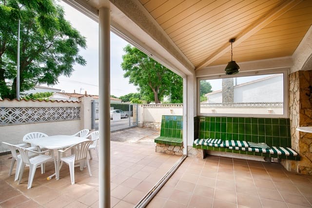 3 soveværelse Rækkehus til salg i Empuriabrava, Castelló d'Empúries med swimmingpool garage - € 390.000 (Ref: 9989989)