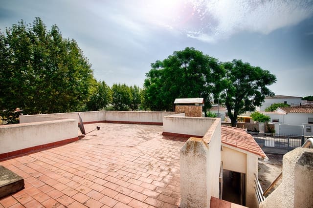 3 soveværelse Rækkehus til salg i Empuriabrava, Castelló d'Empúries med swimmingpool garage - € 390.000 (Ref: 9989989)