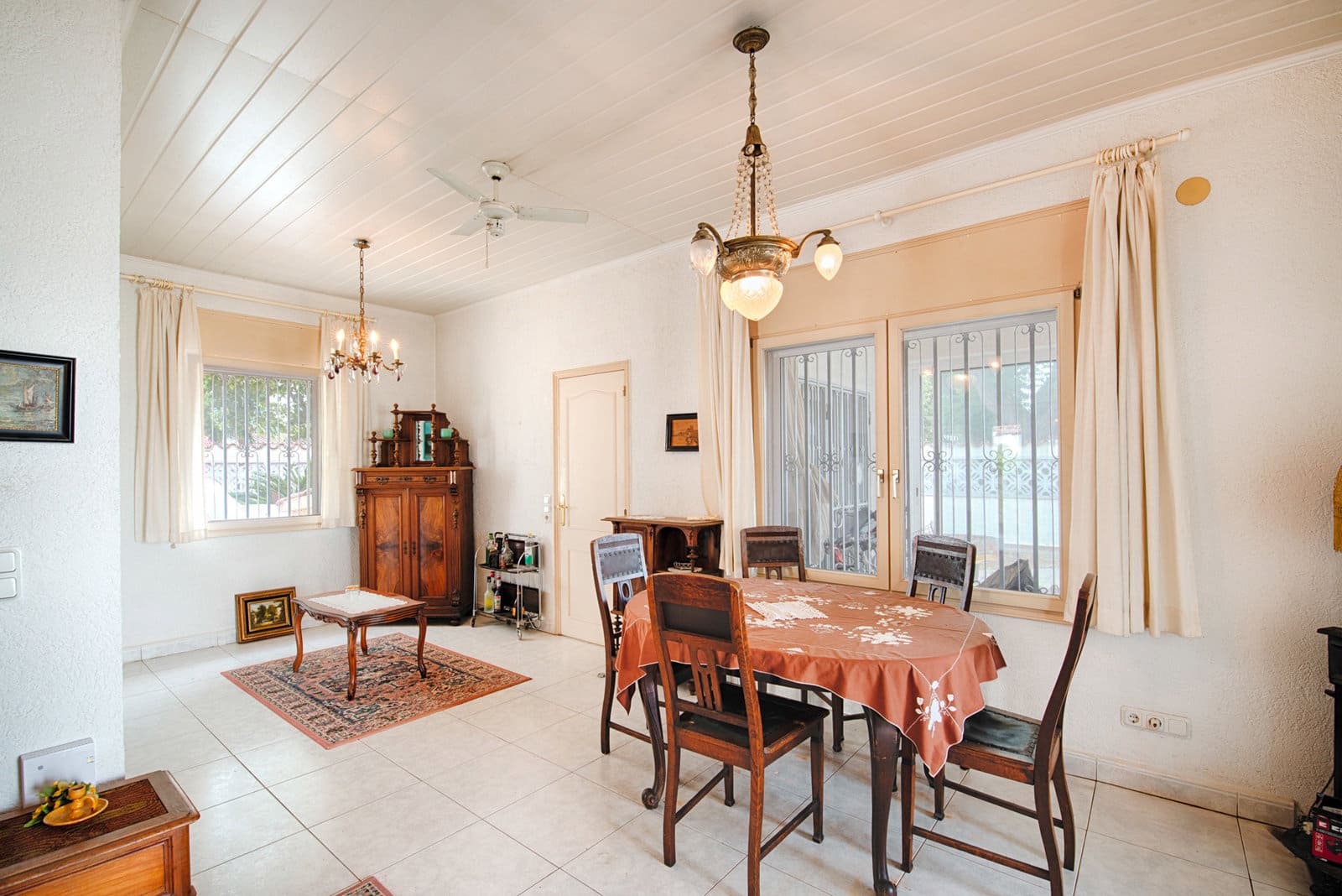 3 slaapkamer Rijtjeshuis te koop in Empuriabrava met zwembad garage - € 390.000 (Ref: 9989989)