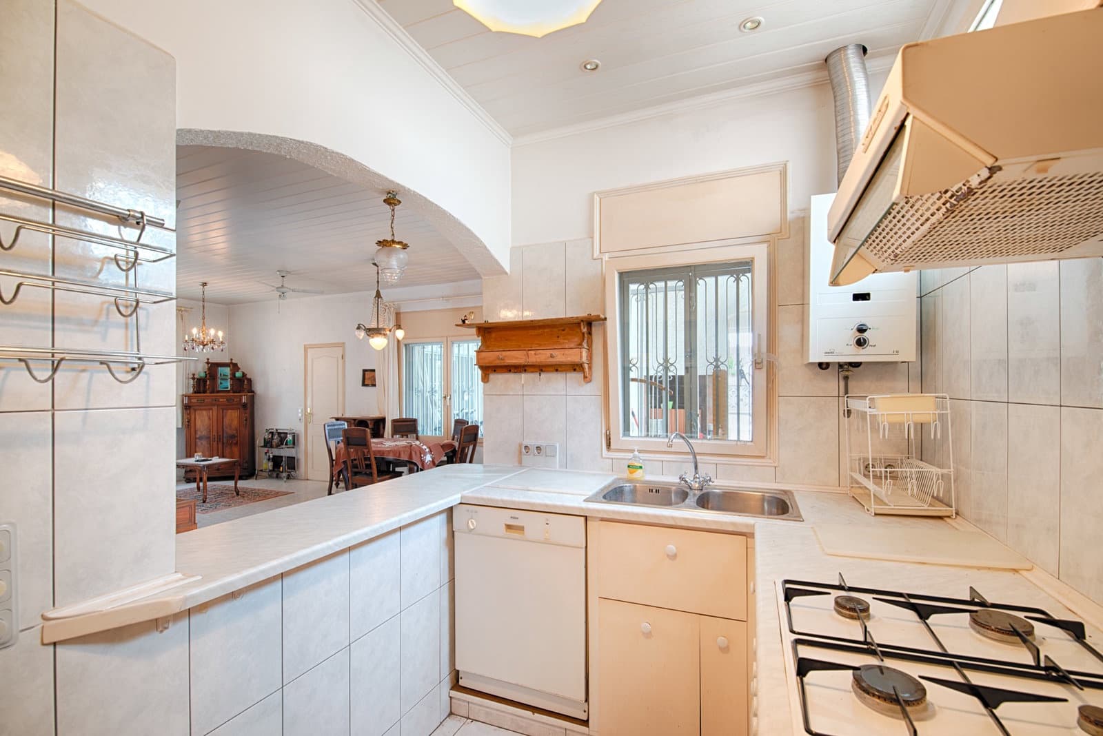 3 slaapkamer Rijtjeshuis te koop in Empuriabrava met zwembad garage - € 390.000 (Ref: 9989989)
