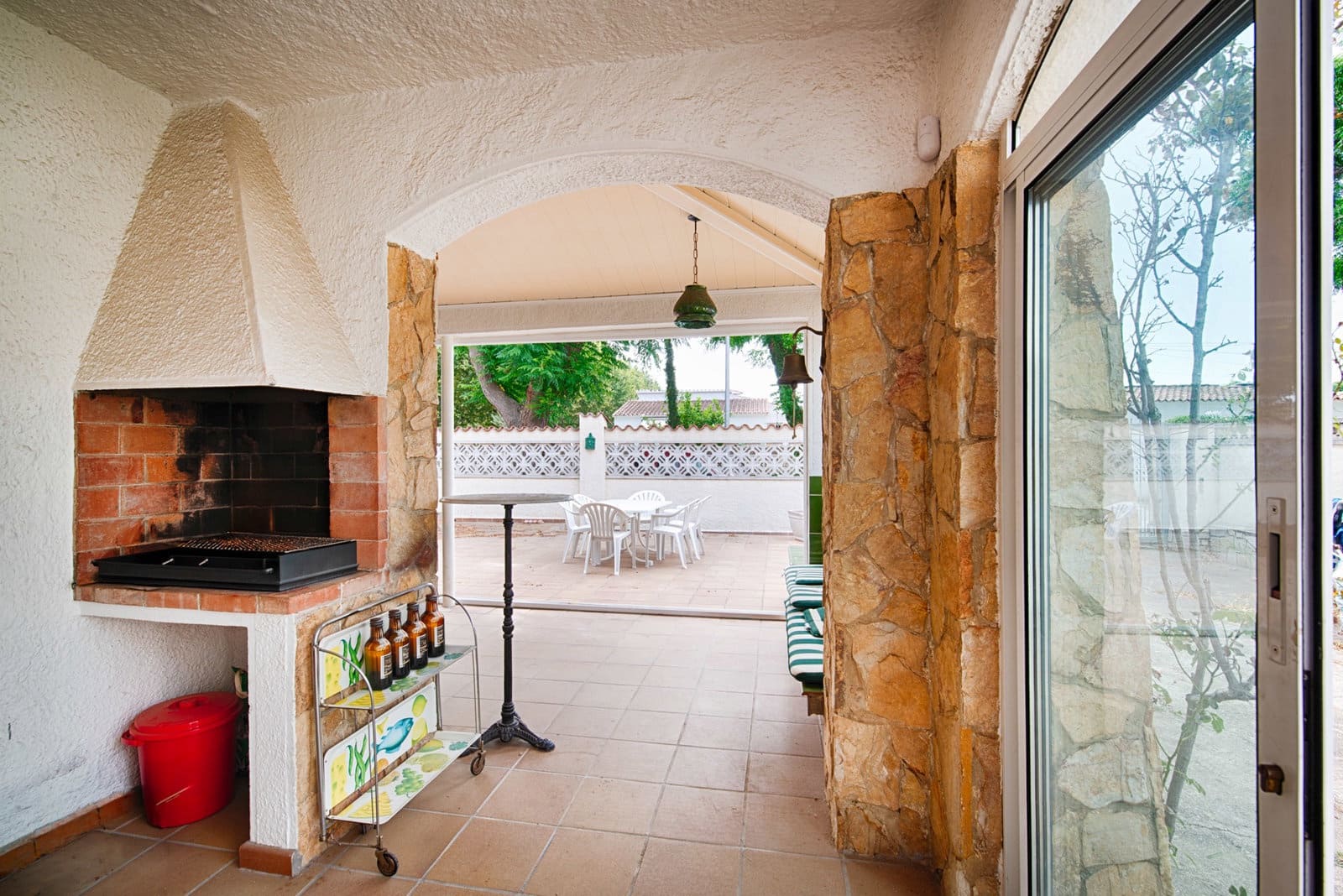 3 slaapkamer Rijtjeshuis te koop in Empuriabrava met zwembad garage - € 390.000 (Ref: 9989989)