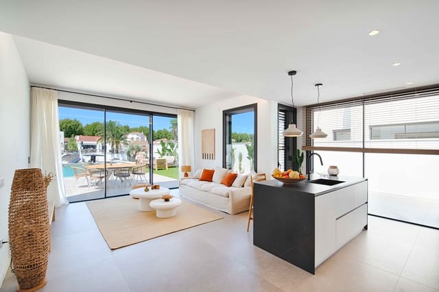 4 soveværelse Villa til salg i Empuriabrava, Castelló d'Empúries med swimmingpool garage - € 1.580.000 (Ref: 9991991)