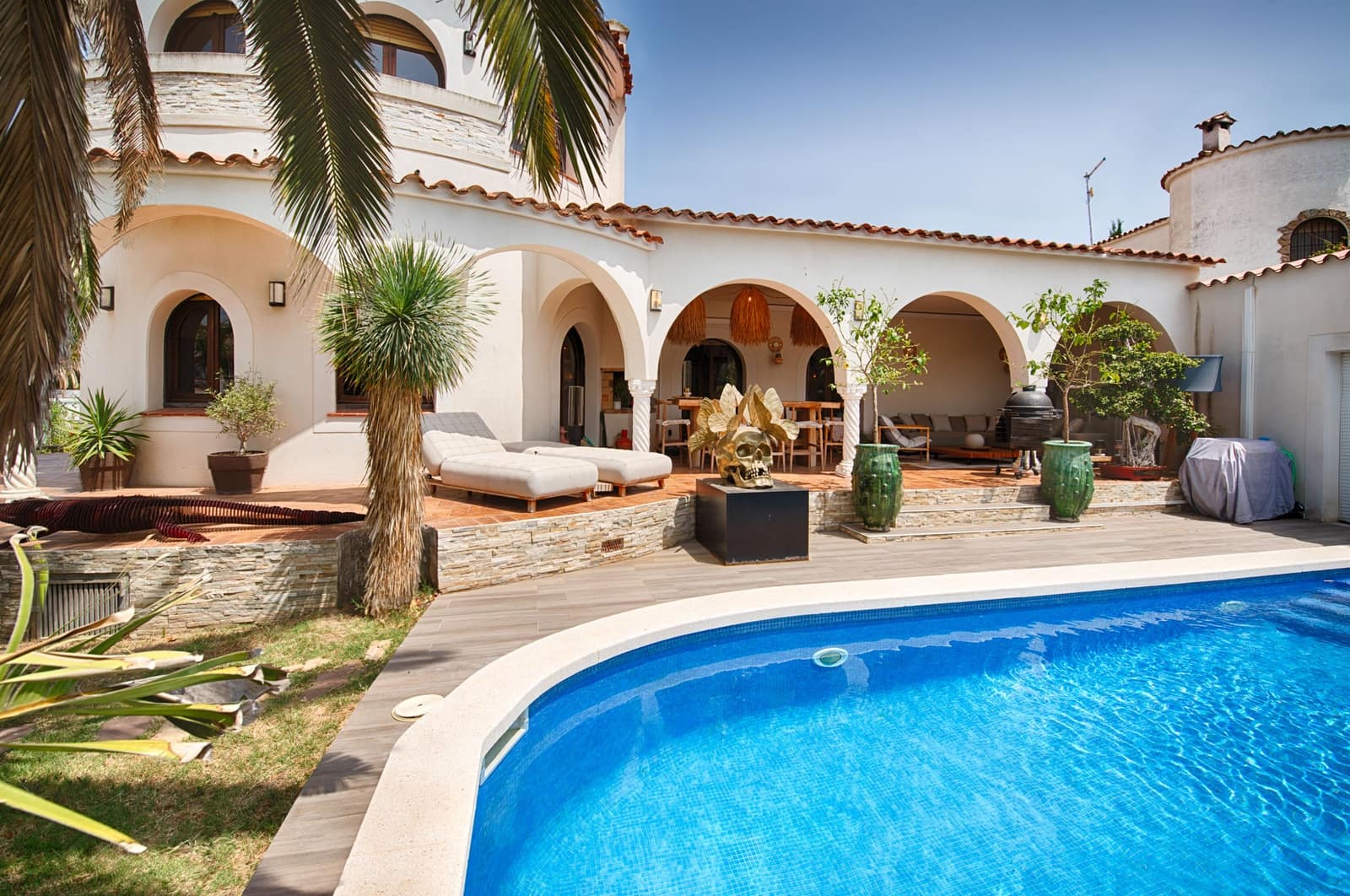 3 soverom Villa til salgs i Empuriabrava med svømmebasseng garasje - € 1 299 000 (Ref: 9996218)