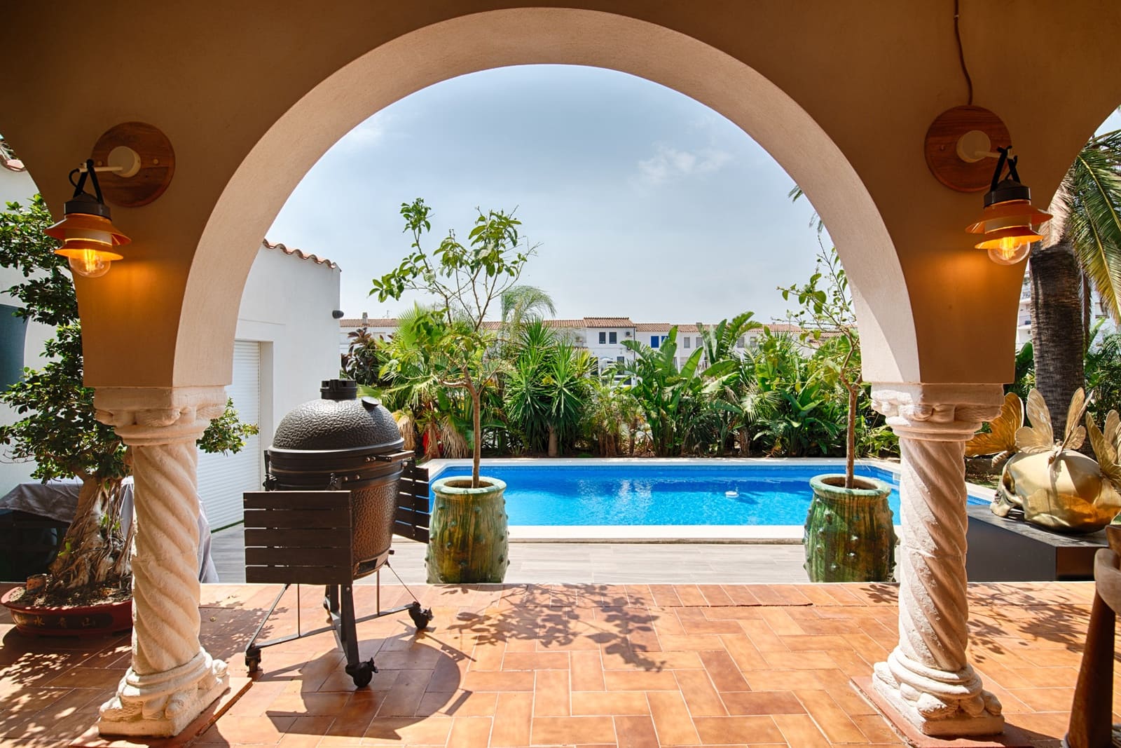 3 soverom Villa til salgs i Empuriabrava med svømmebasseng garasje - € 1 299 000 (Ref: 9996218)
