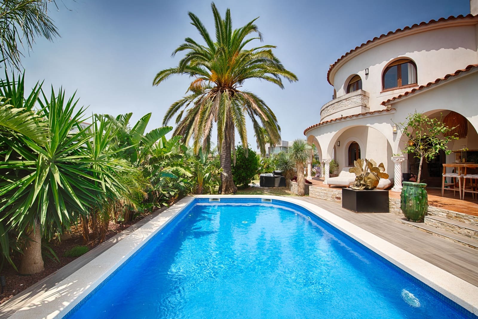 3 soverom Villa til salgs i Empuriabrava med svømmebasseng garasje - € 1 299 000 (Ref: 9996218)