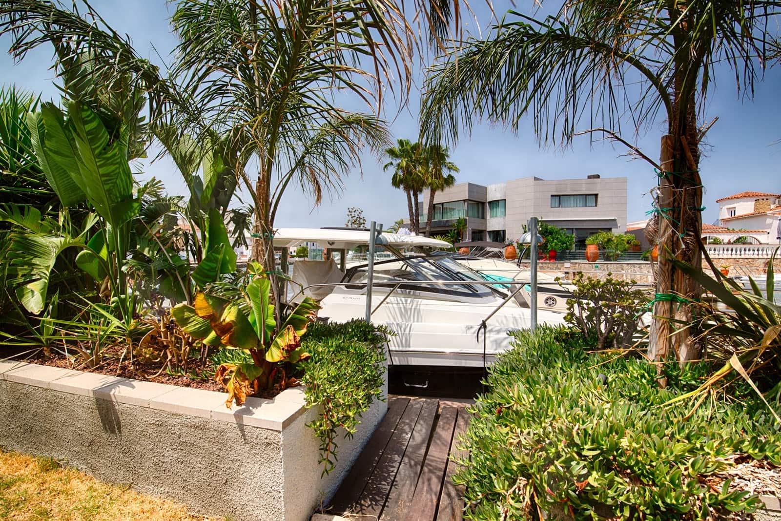 3 soverom Villa til salgs i Empuriabrava med svømmebasseng garasje - € 1 299 000 (Ref: 9996218)