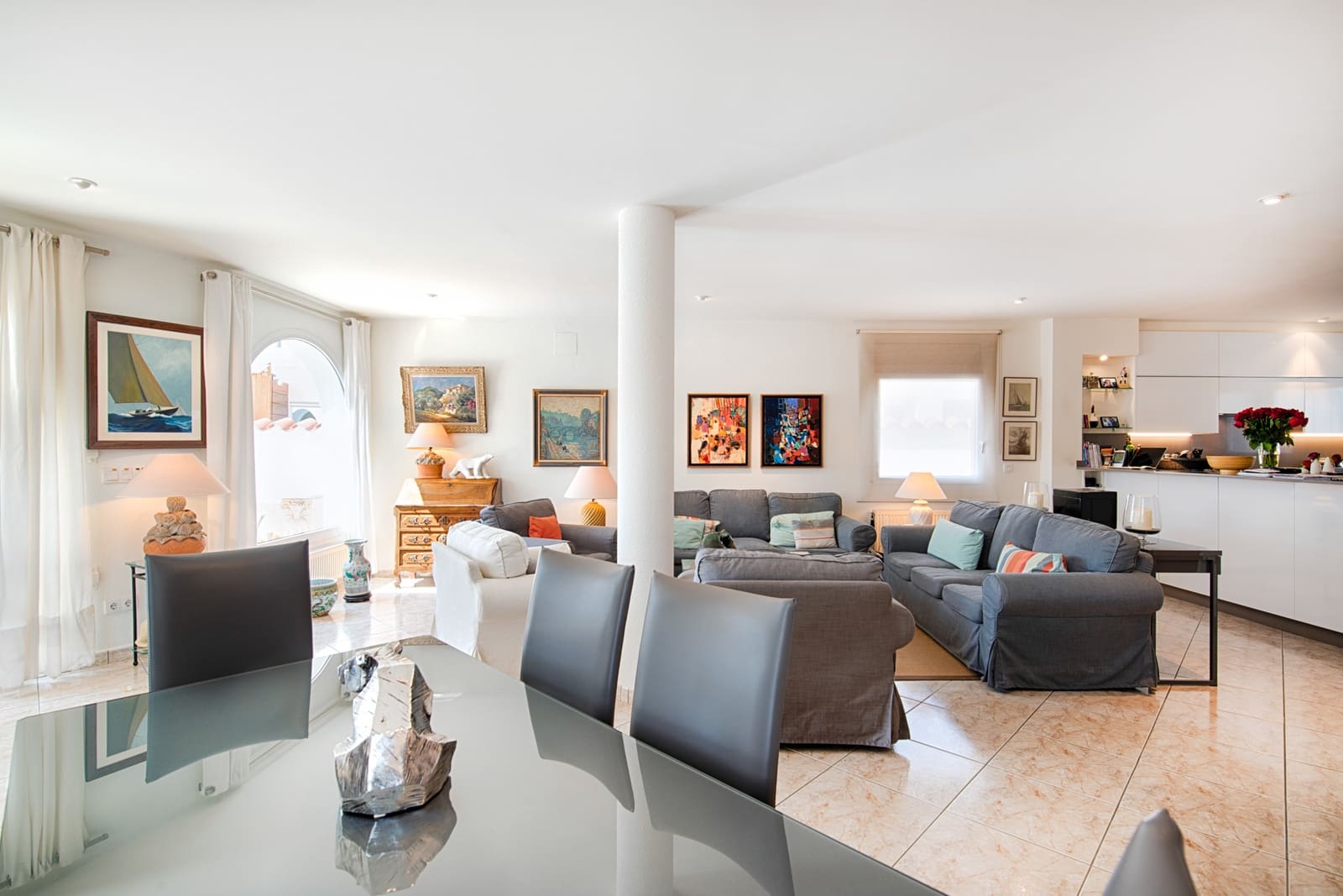 4 bedroom Villa for sale in Empuriabrava with pool garage - € 895,000 (Ref: 9996219)