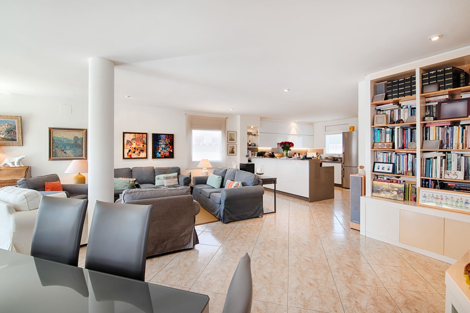 4 bedroom Villa for sale in Empuriabrava with pool garage - € 895,000 (Ref: 9996219)