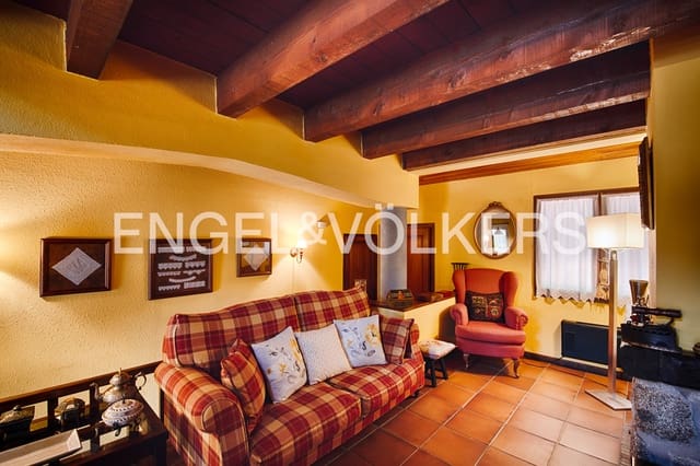 3 bedroom Terraced Villa for sale in Maçanet de Cabrenys with garage - € 295,000 (Ref: 9999296)