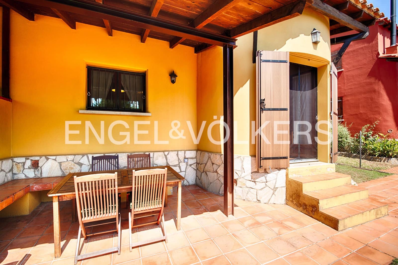 Adosado de 3 habitaciones en Maçanet de Cabrenys en venta con garaje - 295.000 € (Ref: 9999296)