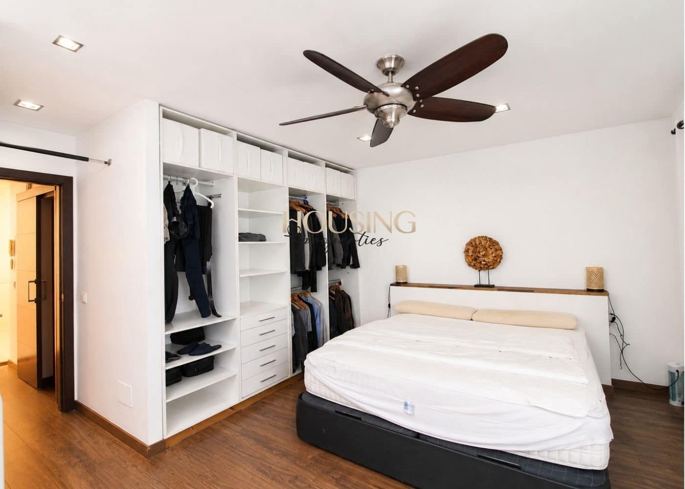 2 bedroom Villa for sale in Palma de Mallorca with garage - € 630,000 (Ref: 9447392)