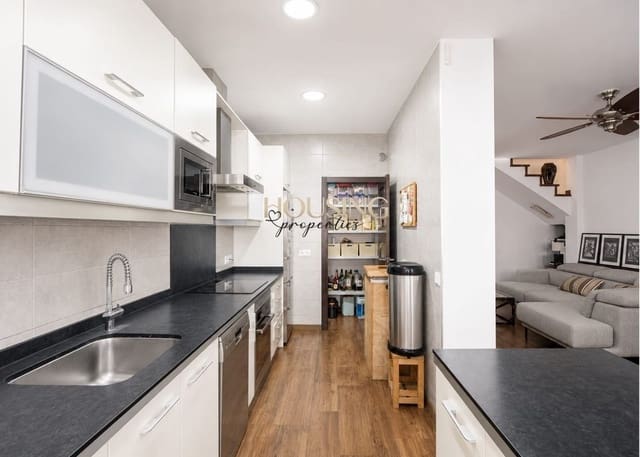 2 bedroom Villa for sale in Palma de Mallorca - € 630,000 (Ref: 9447392)