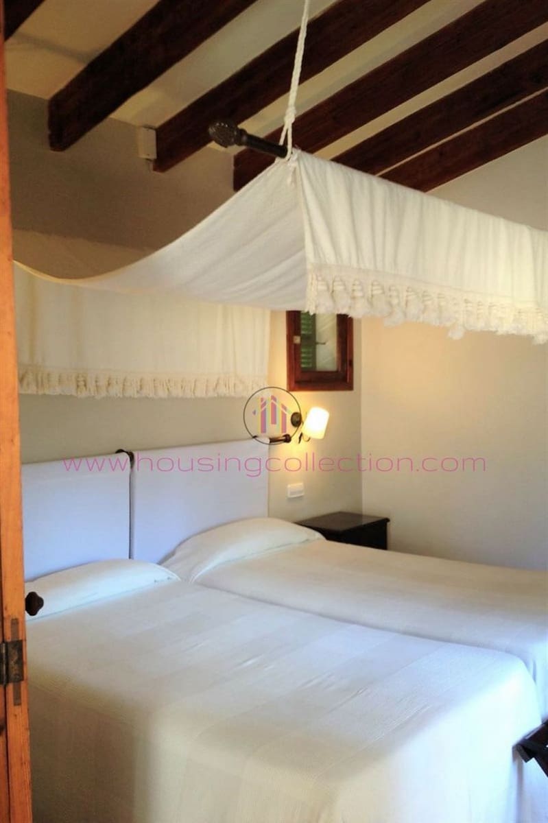 9 bedroom Finca/Country House for sale in Llucmajor with pool - € 4,500,000 (Ref: 9447403)