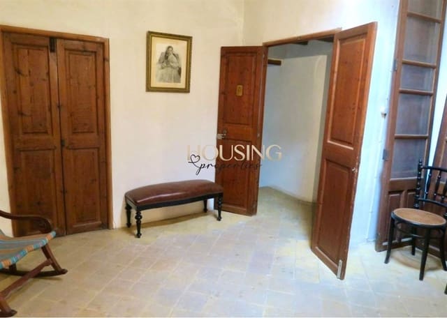 6 bedroom Townhouse for sale in Campos - € 430,000 (Ref: 9447405)