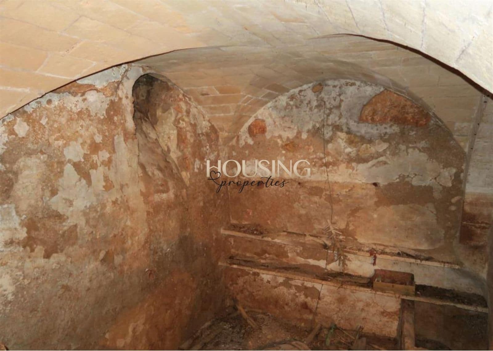 6 bedroom Townhouse for sale in Campos - € 430,000 (Ref: 9447405)