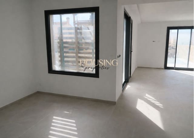 Pareado de 4 habitaciones en Llucmajor en venta con piscina - 650.000 € (Ref: 9725021)