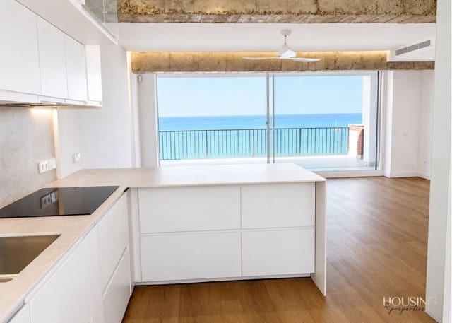 Ático de 3 habitaciones en Palma de Mallorca en alquiler - 4.100 € (Ref: 9974223)