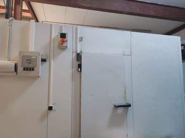 Kommersiell til leie i El Zabal - Santa Margarita, La Línea de la Concepción - € 2 800 (Ref: 9818557)