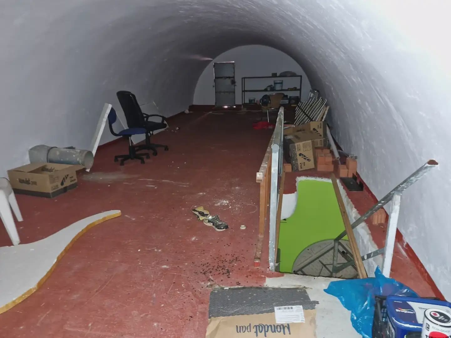 Kommersiell til salgs i La Linea de la Concepcion - € 57 000 (Ref: 9818558)