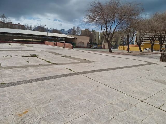 Kommersiell til salgs i Centro - San Felipe - Huerta Fava, La Línea de la Concepción - € 57 000 (Ref: 9818558)