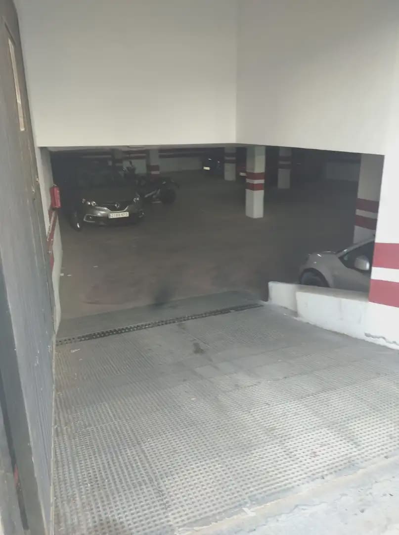 Garasje til salgs i La Linea de la Concepcion - € 17 500 (Ref: 9818563)