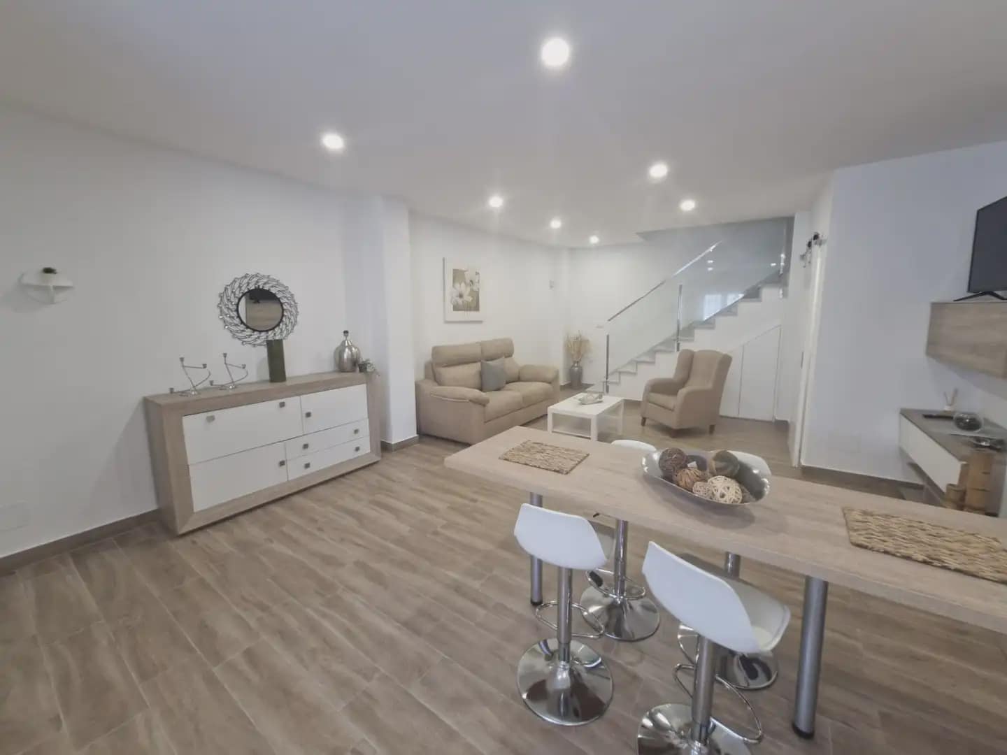 2 soverom Hus til salgs i La Linea de la Concepcion - € 170 000 (Ref: 9818565)
