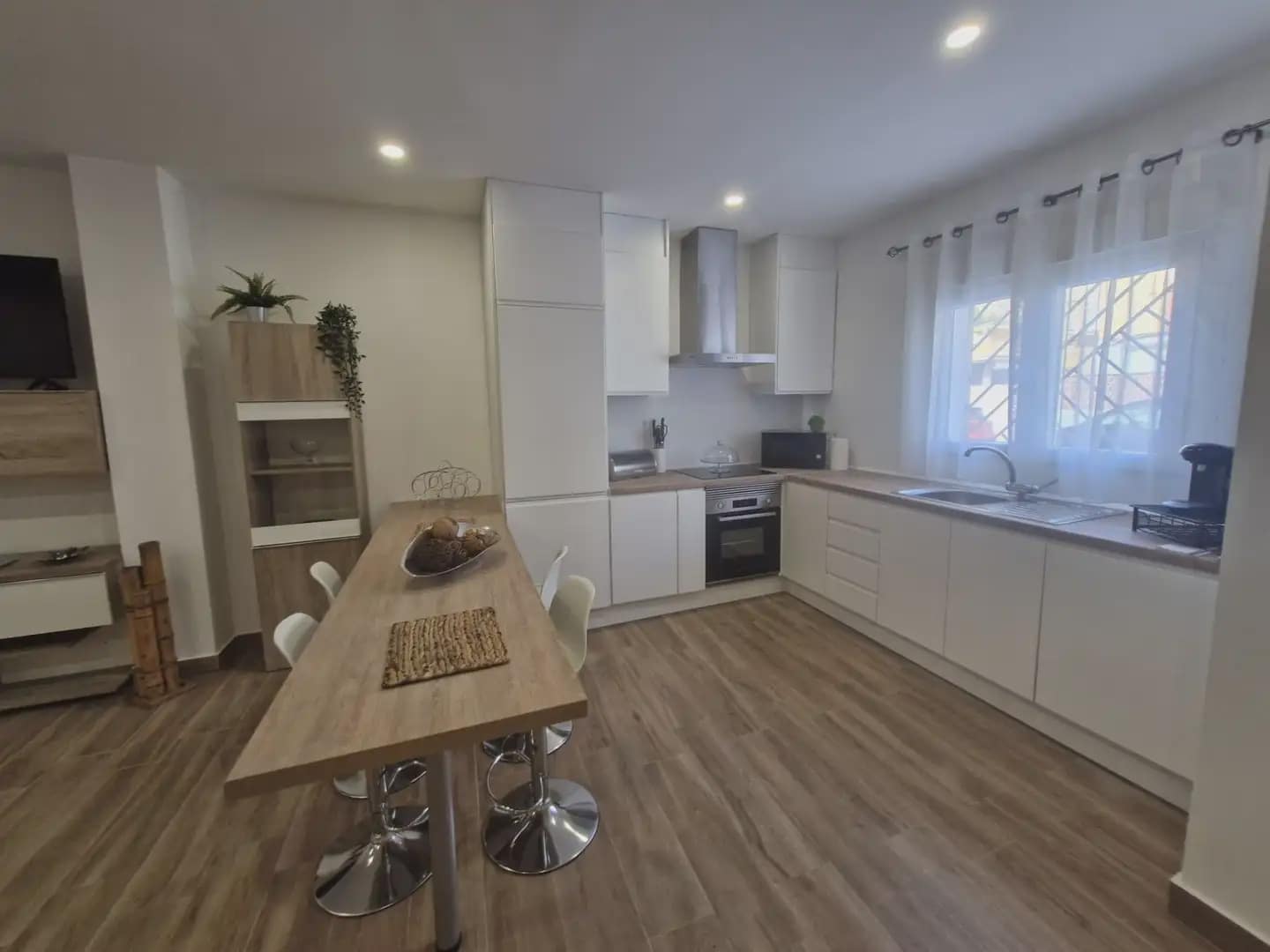 2 soverom Hus til salgs i La Linea de la Concepcion - € 170 000 (Ref: 9818565)