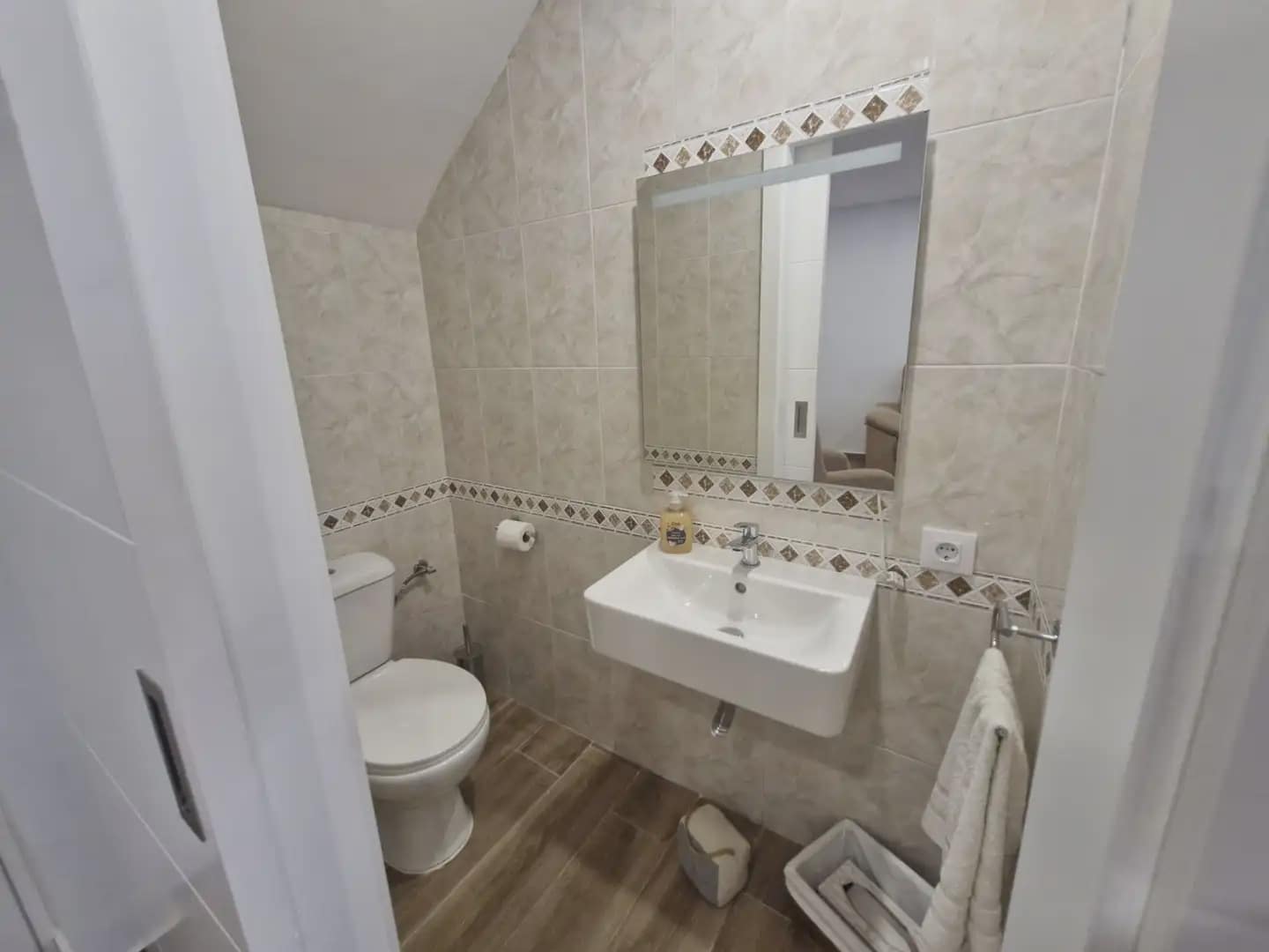 2 soverom Hus til salgs i La Linea de la Concepcion - € 170 000 (Ref: 9818565)
