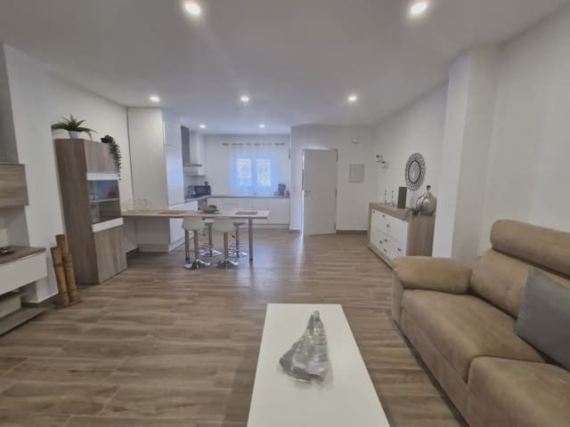 2 soverom Hus til salgs i San José - San Bernardo, La Línea de la Concepción - € 170 000 (Ref: 9818565)
