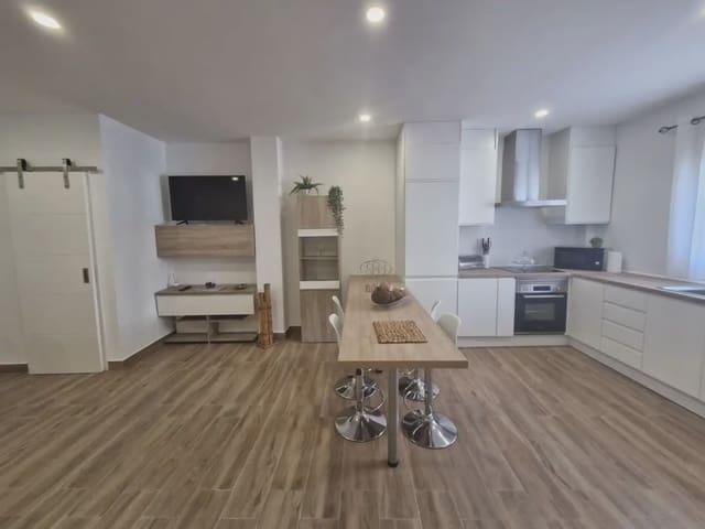 2 soverom Hus til salgs i San José - San Bernardo, La Línea de la Concepción - € 170 000 (Ref: 9818565)