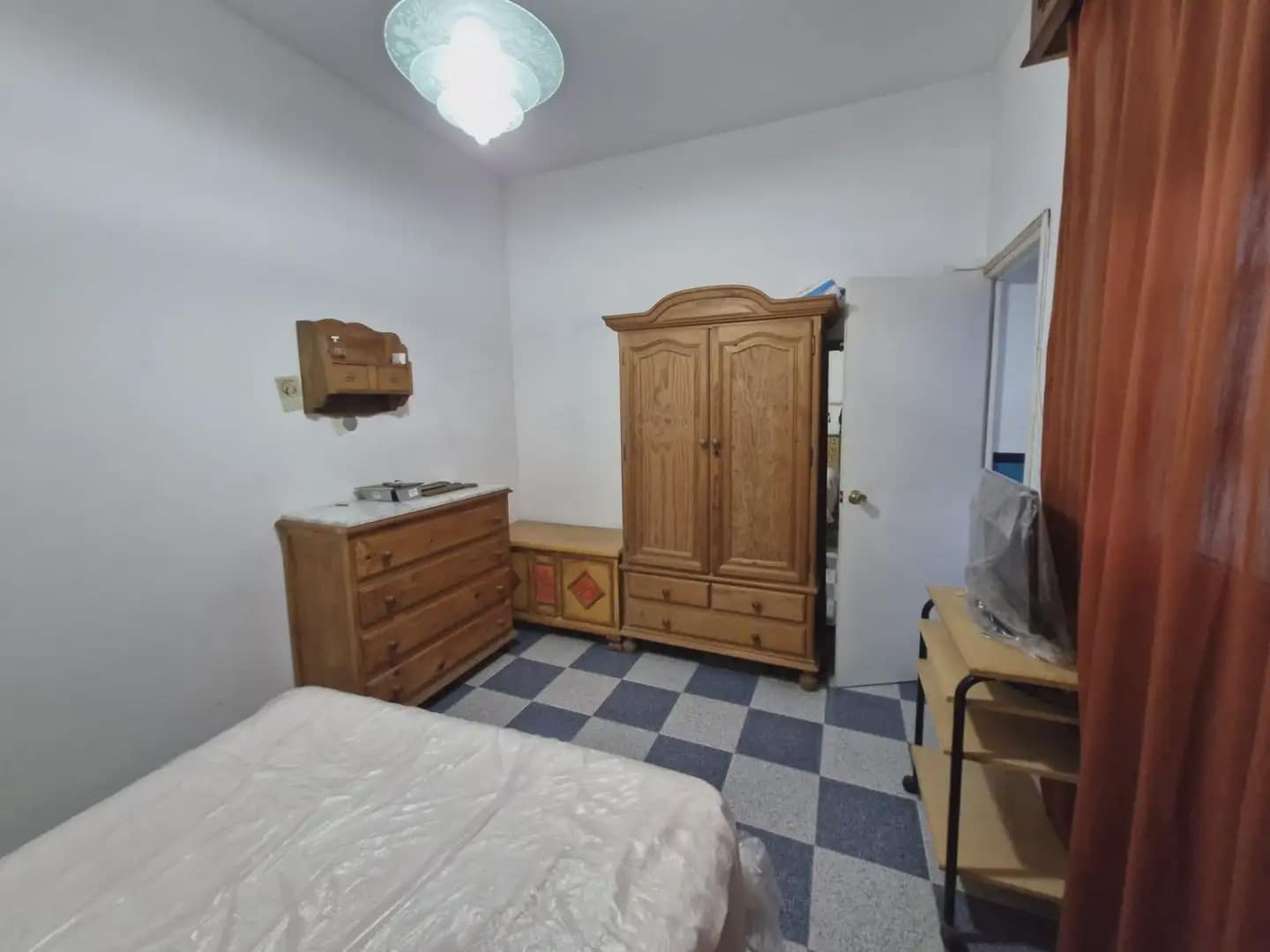 4 soverom Hus til salgs i La Linea de la Concepcion - € 180 000 (Ref: 9818566)