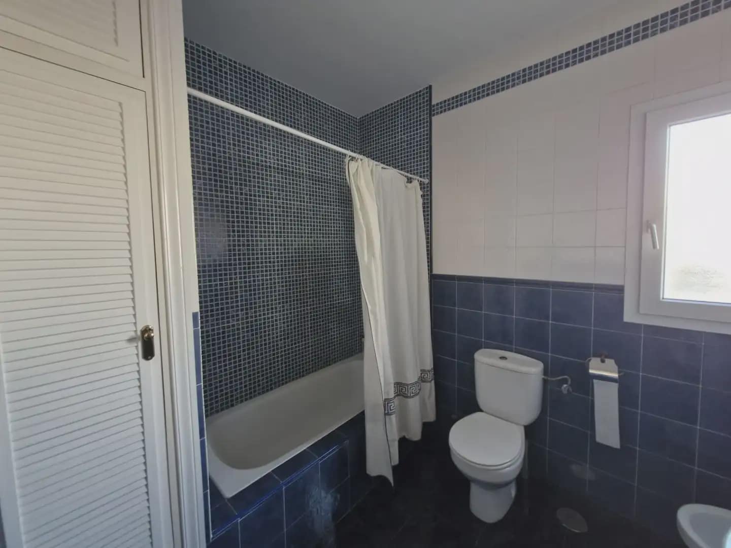 4 soverom Hus til salgs i La Linea de la Concepcion - € 180 000 (Ref: 9818566)