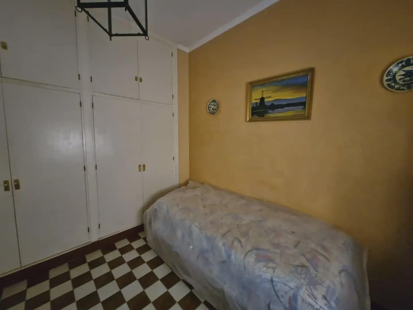 4 soverom Hus til salgs i La Linea de la Concepcion - € 180 000 (Ref: 9818566)