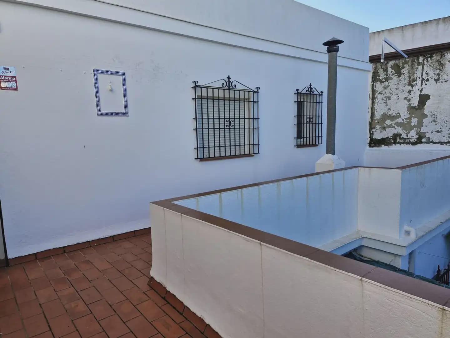 4 soverom Hus til salgs i La Linea de la Concepcion - € 180 000 (Ref: 9818566)