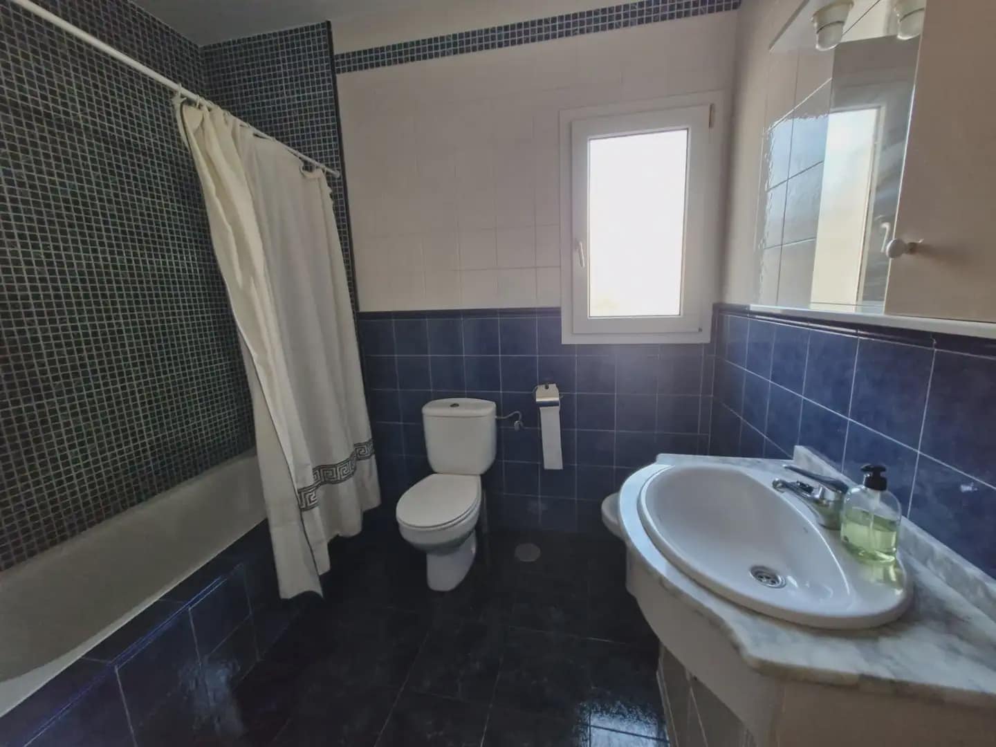 4 soverom Hus til salgs i La Linea de la Concepcion - € 180 000 (Ref: 9818566)