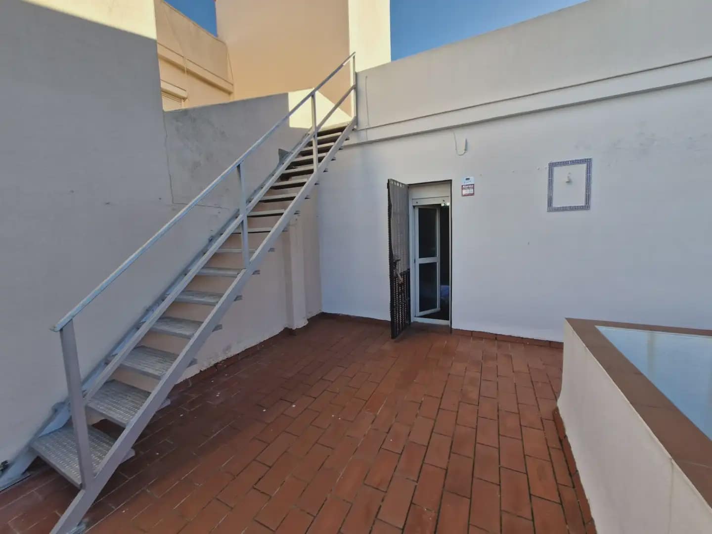 4 soverom Hus til salgs i La Linea de la Concepcion - € 180 000 (Ref: 9818566)
