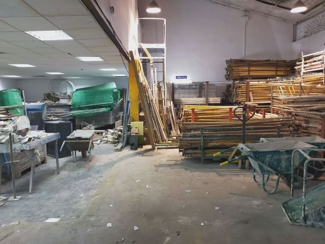 Local Commercial à vendre à San Pedro - Gabriel Miró - María Guerrero, La Línea de la Concepción - 135 000 € (Ref: 9818570)