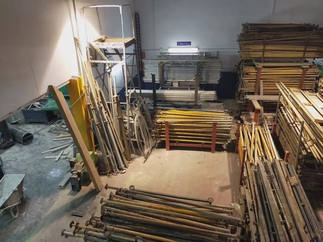 Local Commercial à vendre à San Pedro - Gabriel Miró - María Guerrero, La Línea de la Concepción - 135 000 € (Ref: 9818570)
