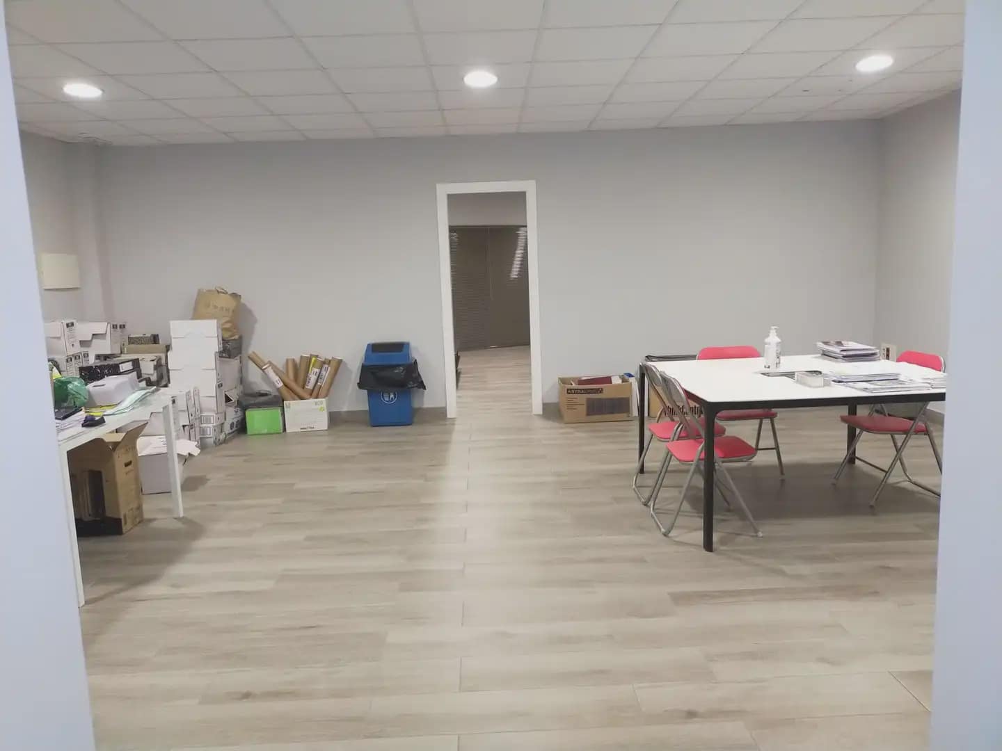 Kommersiell till salu i La Linea de la Concepcion - 1 900 000 € (Ref: 9818571)