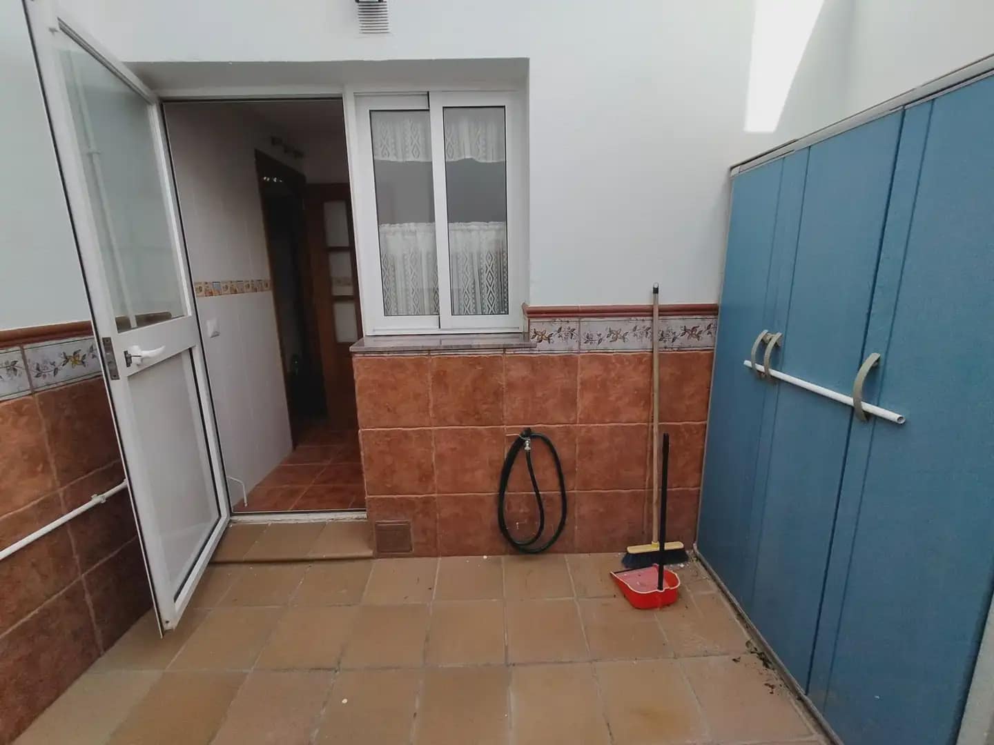3 bedroom Terraced Villa for sale in La Linea de la Concepcion - € 249,000 (Ref: 9818573)